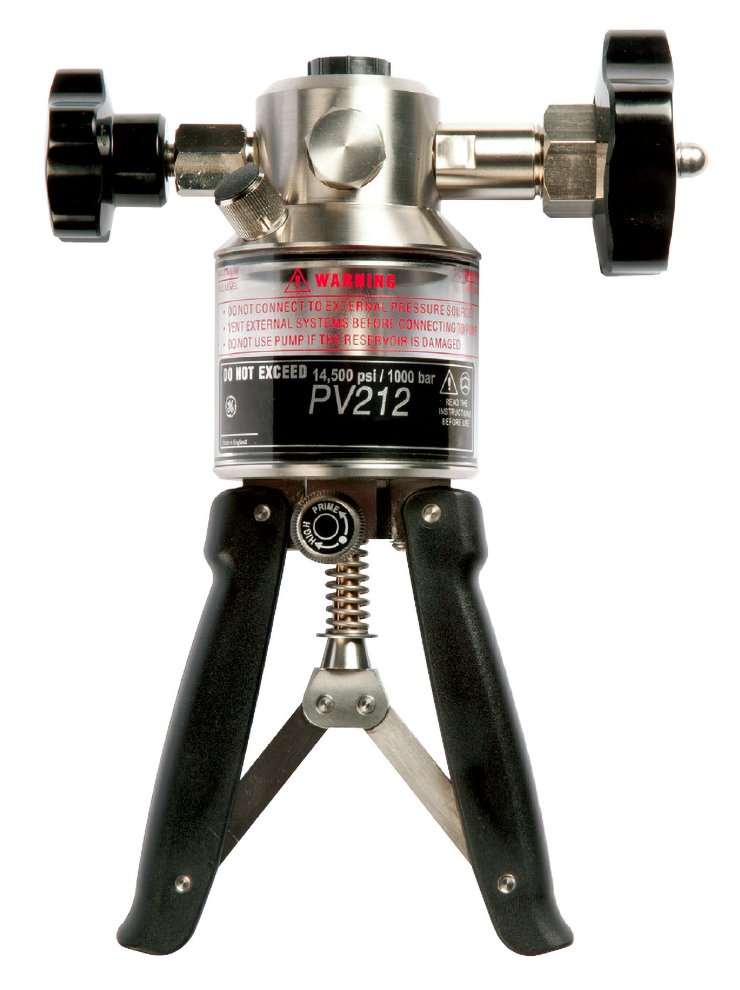 Hydraulic Hand Pump - 15,000 psi, Dual-Stage | Druck PV212