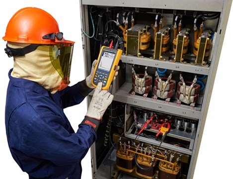 Handheld Oscilloscope - 20/40MHz | Fluke 120B Series