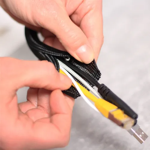 Self Closing Braided Sleeve – 32mm ID 32-33mm Range Black Polyester | QUADRIOS 23CA171